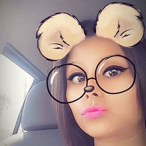 Meet your Posher, Leticia